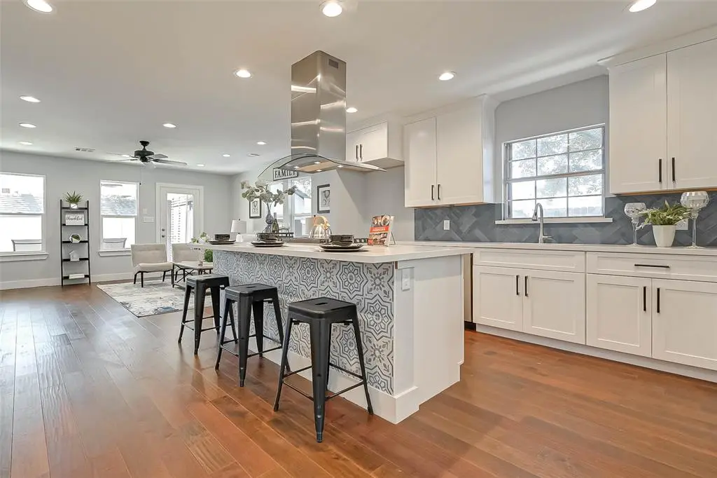 Contemporary cabinet style