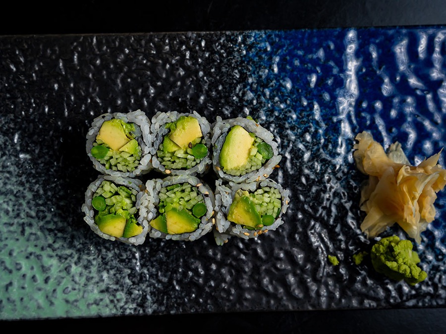 Oishi sushi dish